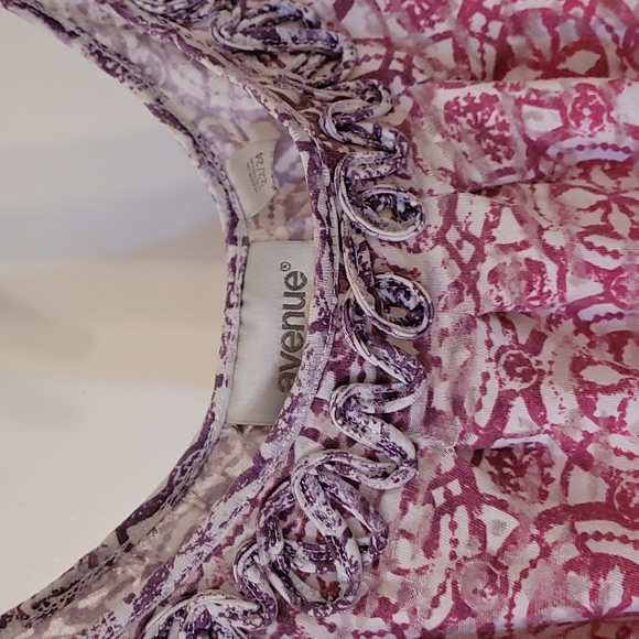 Sleeveless Avenue top - Picture 2 of 4